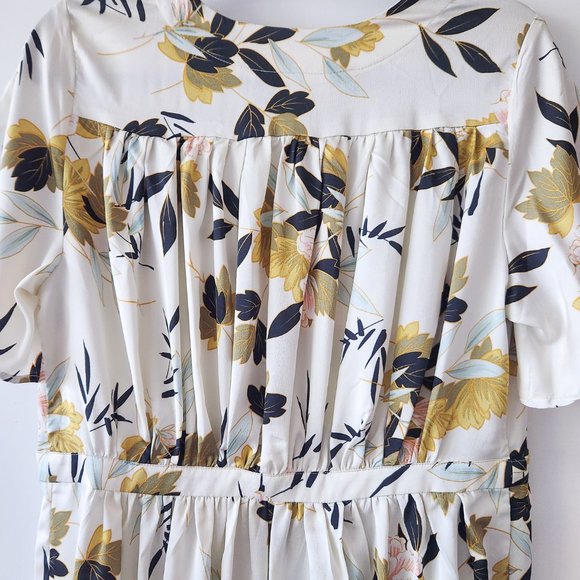 Easel Boutique Silky Satin Floral Peony Maxi Length House Robe Size M NWOT - Picture 10 of 16